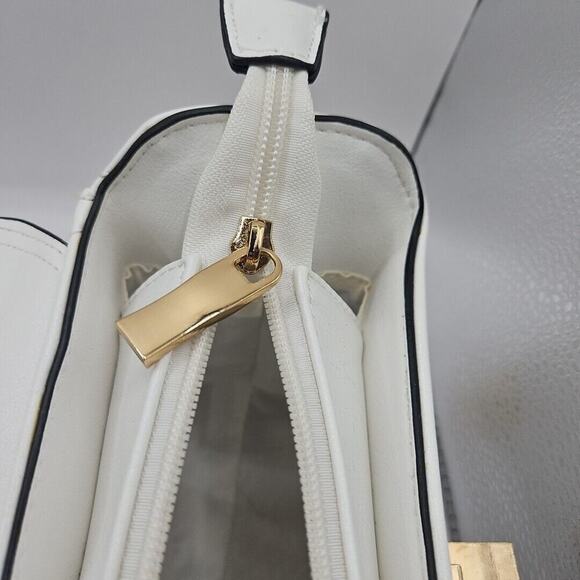 Handbag Republic Bag White Convertible Tasseled Clutch Shoulder Zipper Clasp - Picture 9 of 16